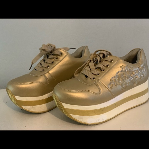 Platform sneaker - Picture 3 of 3